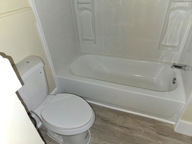 Building Photo - 2302 St Charles St