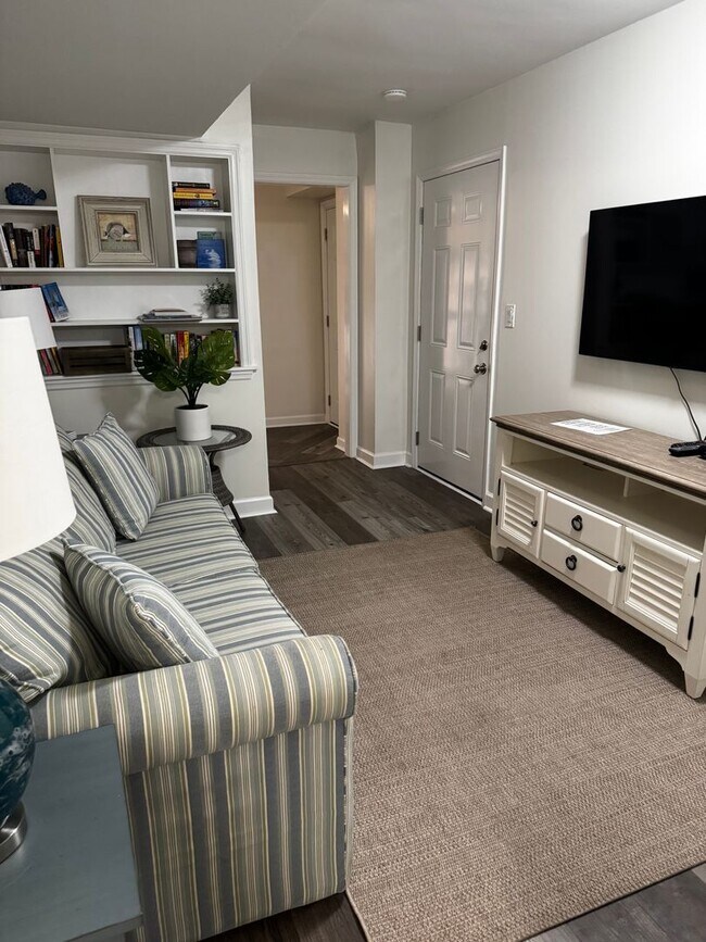 Building Photo - Remodeled First Floor Ocean Walk Condo- Furnished