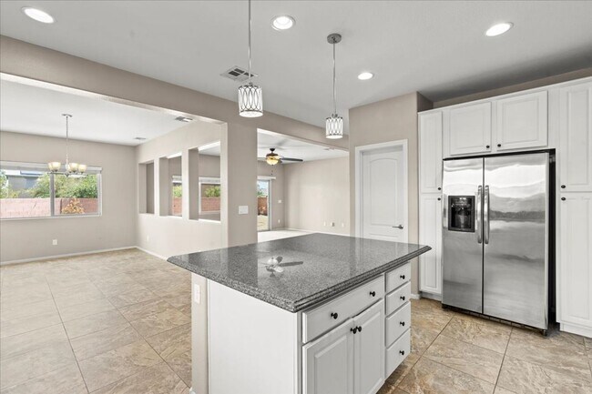 Building Photo - North Las Vegas Beauty – Roomy, Stylish, a...