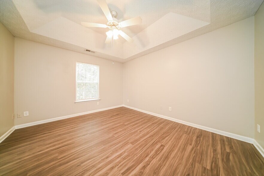 Building Photo - 40 Hunters Ridge Ct