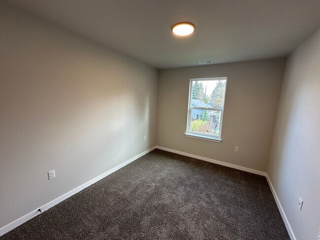 Building Photo - 1816 chipman St SE