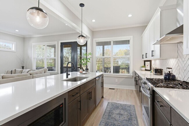 Building Photo - Beautifully Curated Interiors + Exceptional Outdoor Living = A Stand-Out West Nashville Home