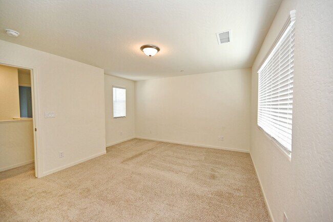 Building Photo - $2,350 Raleigh Dr, 3 Bed, Gated Community, Solar & HOA Pool, Clinton & Armstrong