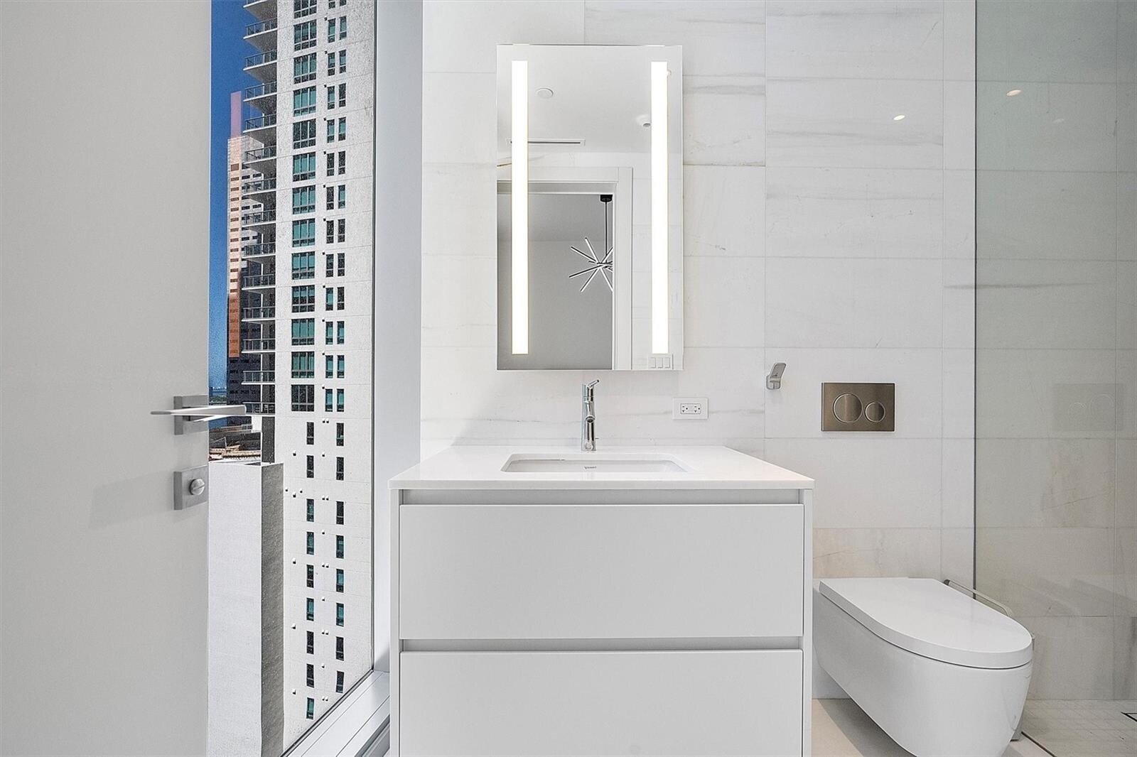 Building Photo - 300 Biscayne Boulevard Way