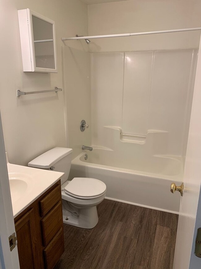 Building Photo - 113 Springwood Ln