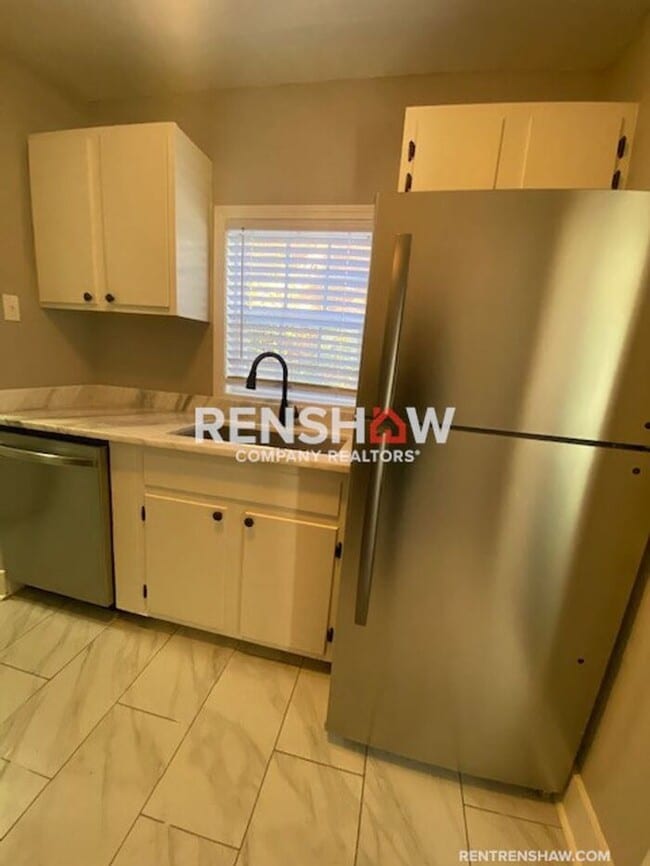 Building Photo - Duplex Unit - Newly Renovated - Evergreen ...
