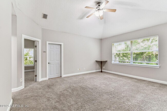 Building Photo - 263 Stonewell Dr