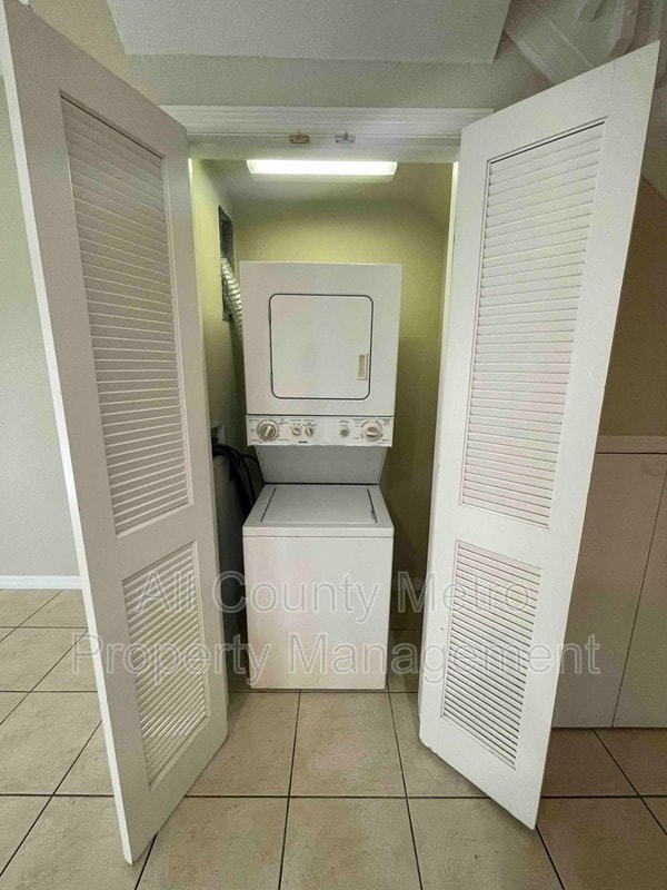 Building Photo - 2468 Caravelle Cir
