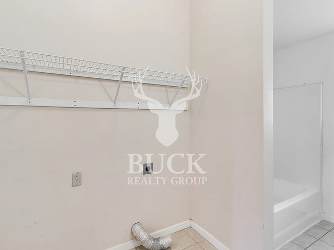Building Photo - 1201 Stansell Dr