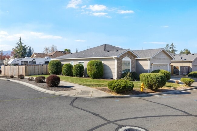 Building Photo - 2540 Bethany Ct