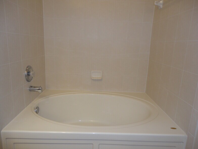 Building Photo - 2705 Bullion Loop