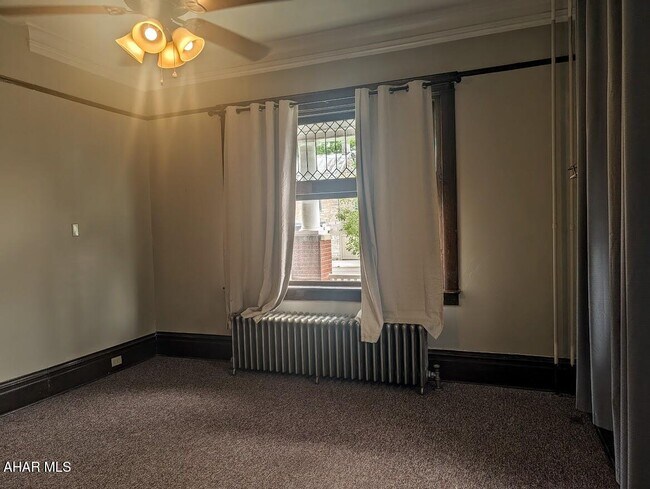 Building Photo - 233 E Pitt St