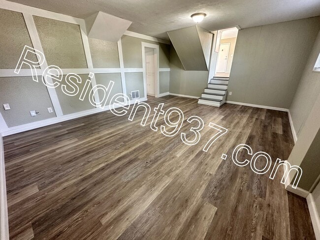Building Photo - Updated 3 Bed home on cul-de-sac