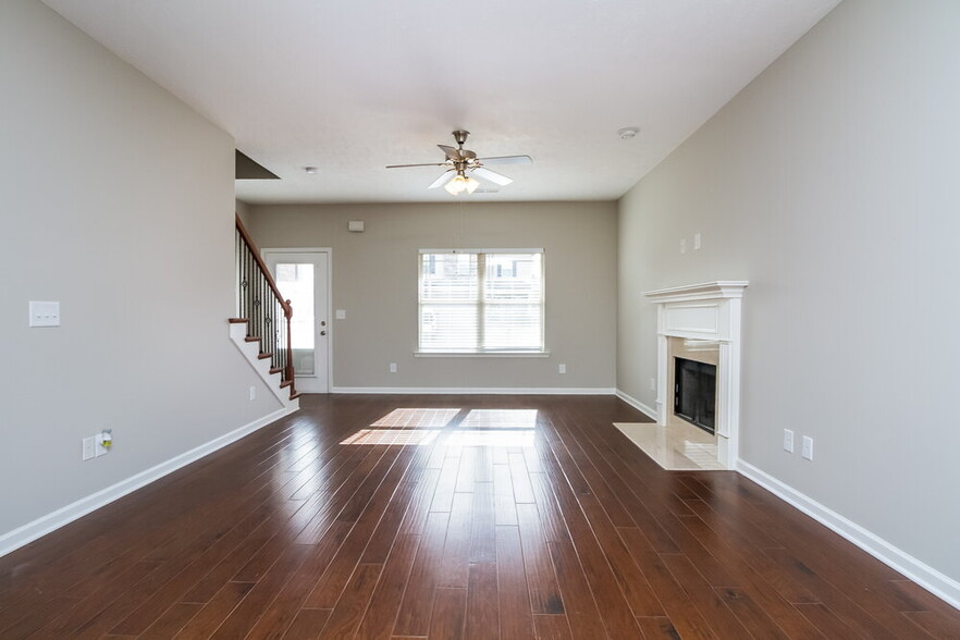 Building Photo - 6465 Paddington Way