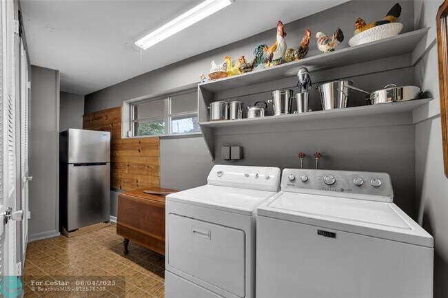 Building Photo - 4412 NE 21st Ave