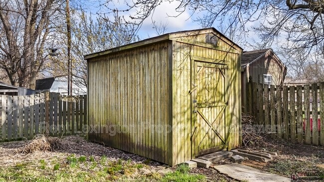 Building Photo - 152 Bayberry Rd