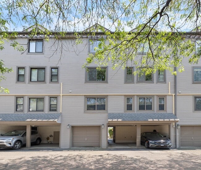 Building Photo - 743 10th St