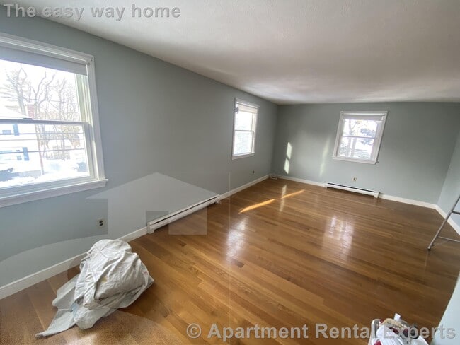 Building Photo - 92 Sylvia St