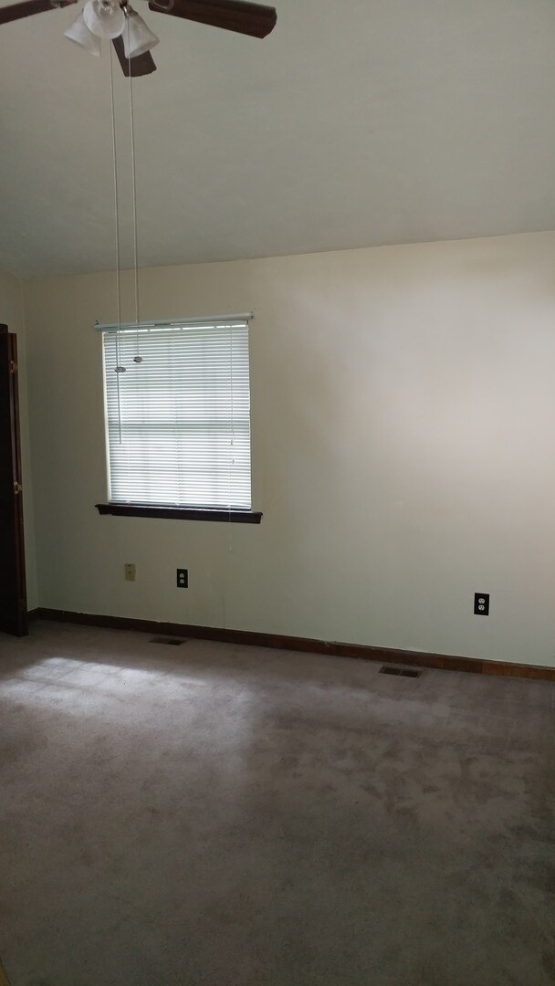 Building Photo - 2 BR / 2 BA Townhome in Continental Oaks II