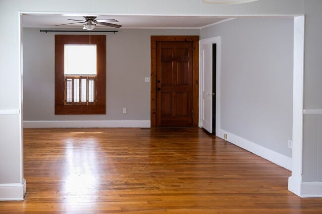 Building Photo - 3Bedroom/1Bath Home Coming Available Soon!