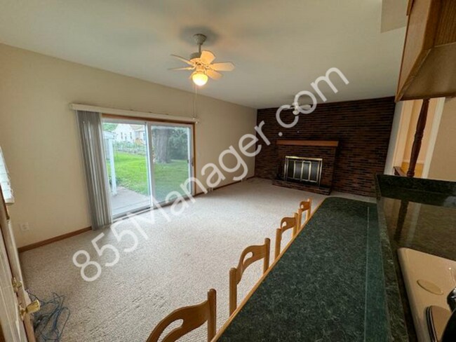 Building Photo - Charming 3-Bedroom Ranch in Berkley - Idea...