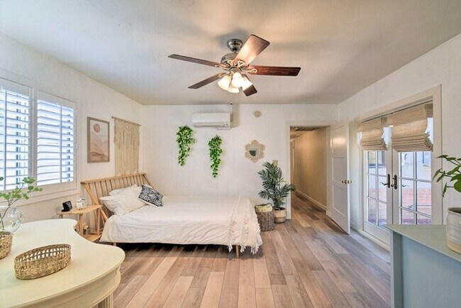 Building Photo - 4 Bed, 3 Bath, stunning home, located in t...