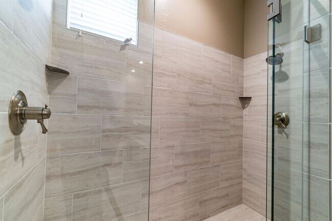 Building Photo - Custom Granville Built Home for Rent in Ol...
