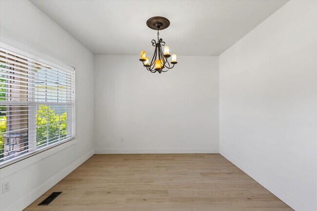 Building Photo - Fantastic 3-bed, 2.5 bath single level home near Downtown Star
