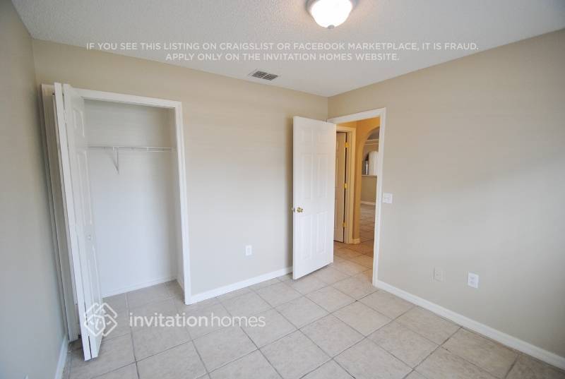 Building Photo - 6410 Golfview Ave