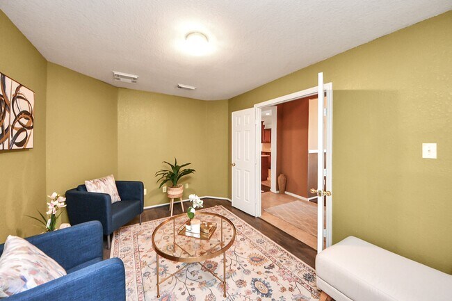 Building Photo - 8714 7 Pines Ln