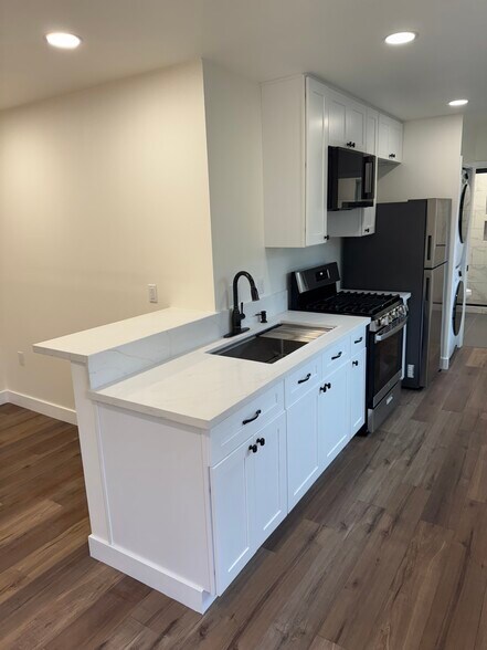 Building Photo - 2525 Sirius St