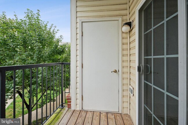 Building Photo - 21216 McFadden Square