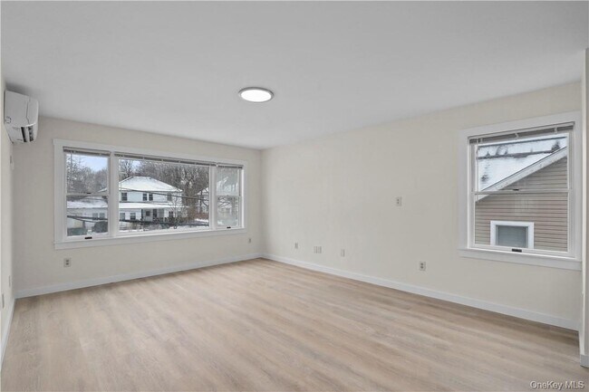 Building Photo - 174 E Lake Blvd