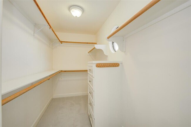 Building Photo - 5510 Blossom St