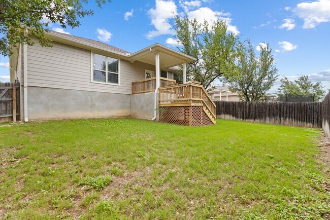 Building Photo - A rare true dual-suite floorplan in Alamo Ranch — two private en-suite bedrooms, single-story liv...