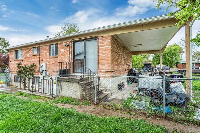 Building Photo - 8177 Darin St