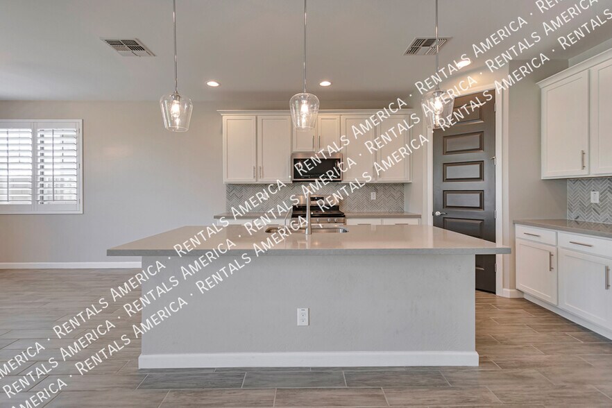 Building Photo - 22770 E Rosa Rd