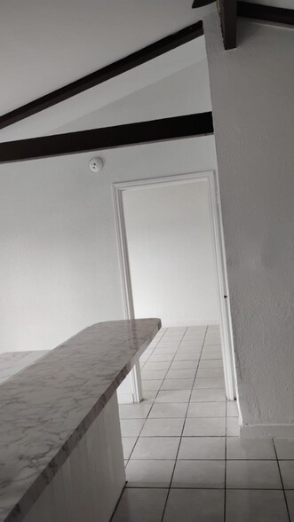 Building Photo - 107 E Venus Ln