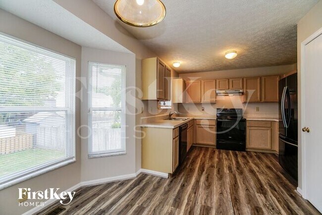 Building Photo - 851 Spivey Ln