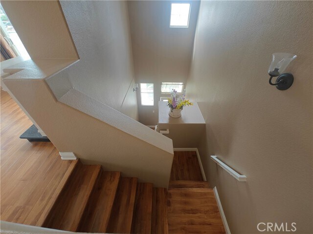 Building Photo - 1095 S San Marino Way