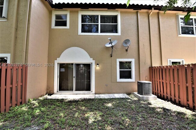 Building Photo - 12768 SW 49th Ct