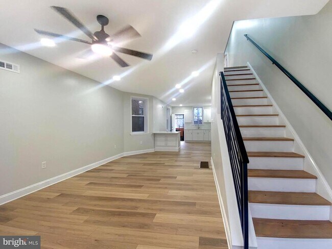 Building Photo - 5860 Osage Ave