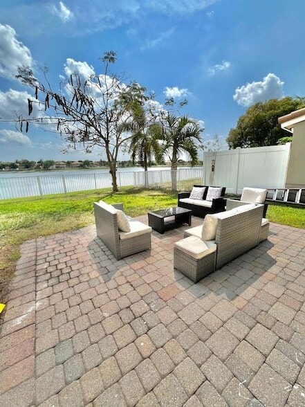 Building Photo - 3350 Turtle Cove