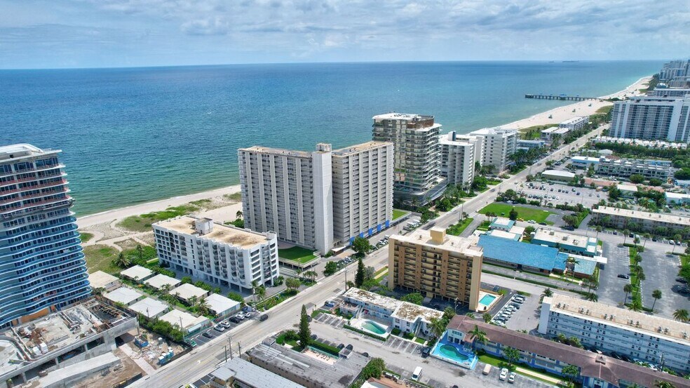 Building Photo - 820 N Ocean Blvd