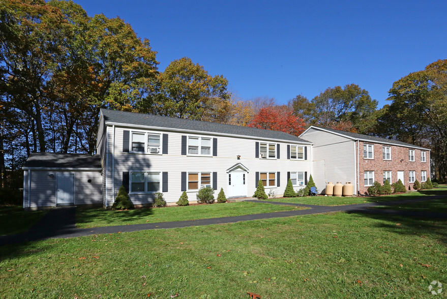 Primary Photo - Fox Run Apartments