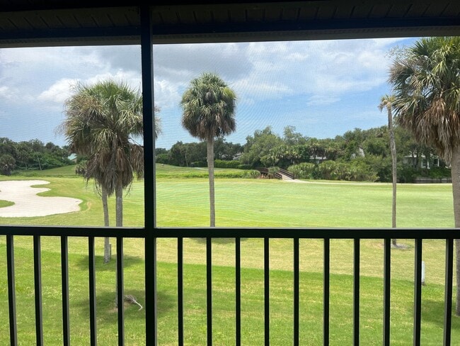 Building Photo - GREAT PRICE!  2BR/1.5 BATH - 2 month minimum rental