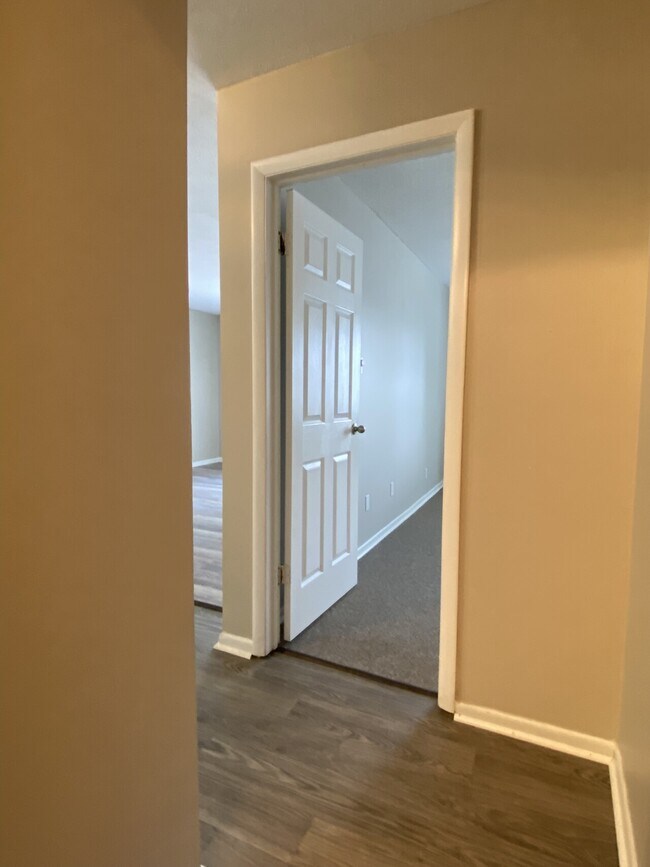 Building Photo - 209 Charleston Blvd