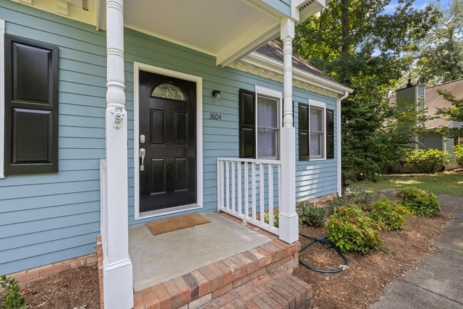 Building Photo - 3804 Zenith Pl