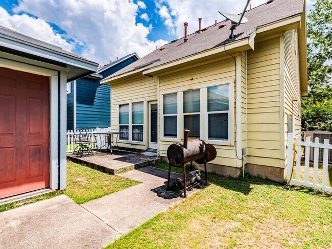 Building Photo - 595 McGarity-