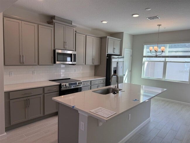 Building Photo - 619 Pothos St